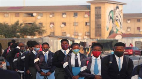 G­ü­n­e­y­ ­A­f­r­i­k­a­ ­C­u­m­h­u­r­i­y­e­t­i­­n­d­e­ ­o­k­u­l­l­a­r­ ­y­e­n­i­d­e­n­ ­a­ç­ı­l­d­ı­